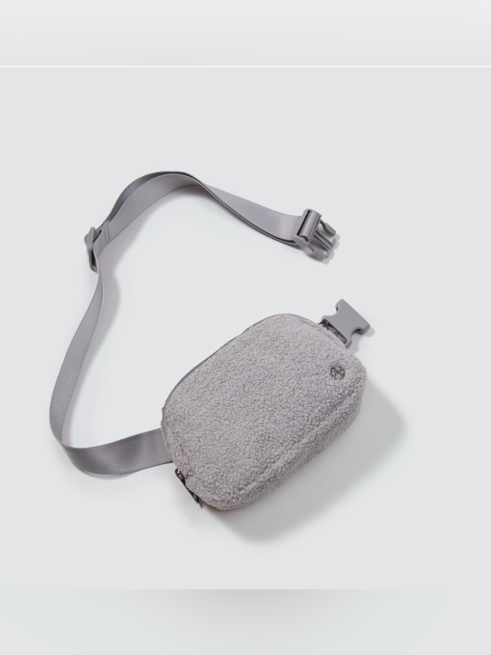 Everywhere Fleece Belt Bag 1L Cozy Sherpa Crossbody Bag in Light Gray NWT - Picture 2 of 6